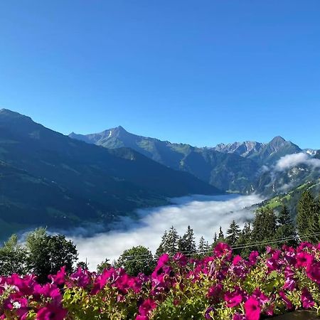 Ferienhaus Zillertal Panorama Blick Balkon Sauna Zellberg Bagian luar foto