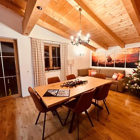 Ferienhaus Zillertal Panorama Blick Balkon Sauna Zellberg Bagian luar foto