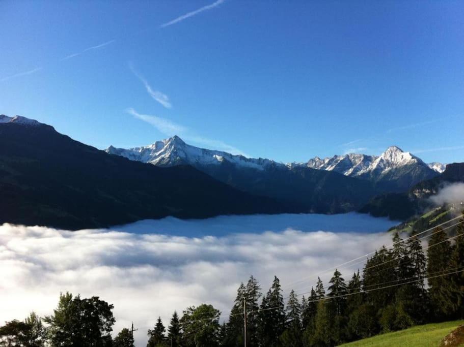 Ferienhaus Zillertal Panorama Blick Balkon Sauna Zellberg Bagian luar foto
