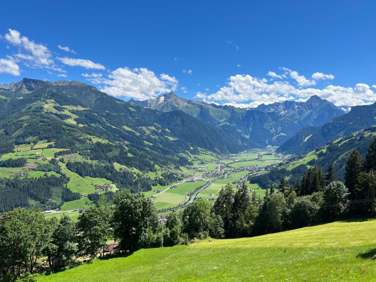 Ferienhaus Zillertal Panorama Blick Balkon Sauna Zellberg Bagian luar foto